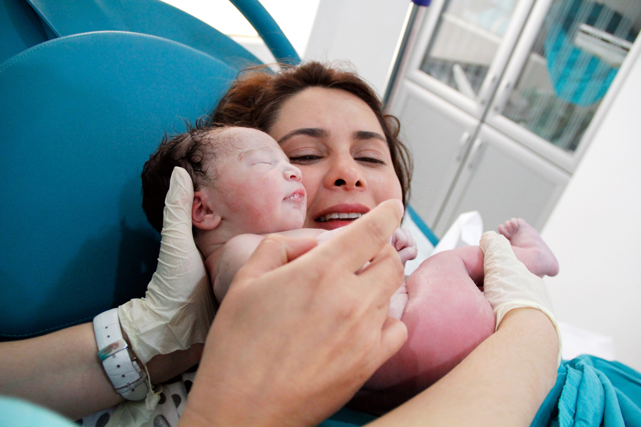 Мама и новорожденный в больнице