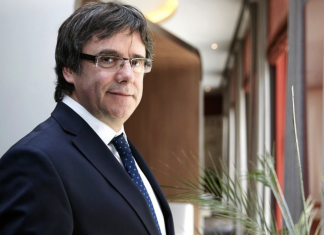 Puigdemont ofrece a Feijóo investirle presidente durante ocho segundos