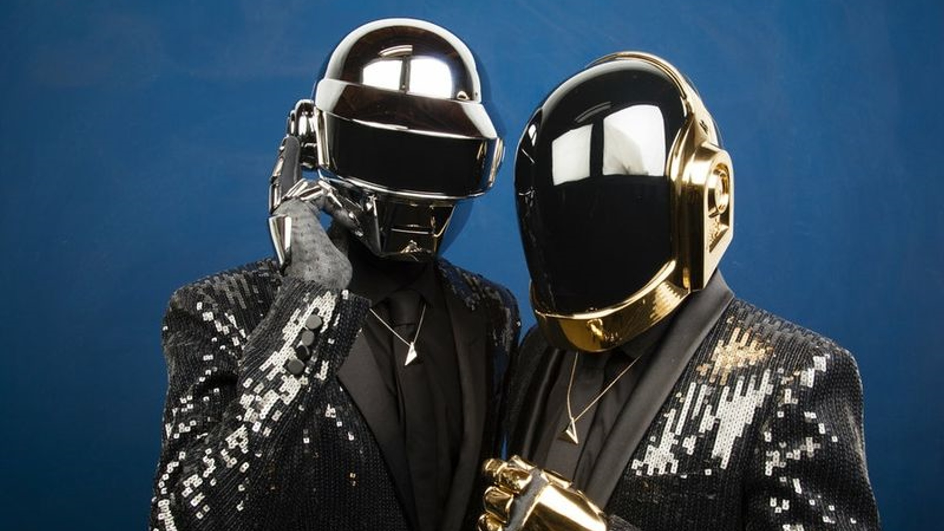 Interior disuelve Daft Punk por los errores cometidos durante el operativo antidisturbios en Barcelona | El Mundo Today