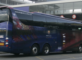 El autocar del Barça abandona a Koeman en una gasolinera