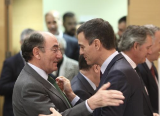 Las eléctricas amenazan al Gobierno con cerrar las puertas giratorias