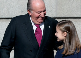 Juan Carlos I le quita 50 euros del bolsillo a su nieta y le susurra «que no se enteren tus padres»