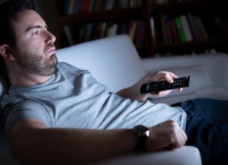 «Ya está bien de películas sobre la Guerra Civil», dice un señor que lleva dos años viendo telenovelas turcas en Divinity