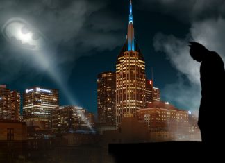 Batman lamenta que los ciudadanos de Gotham nunca activen la batseñal para invitarle a cenar o simplemente charlar