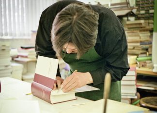 Los paleontólogos piden que no se renueve aún el Poder Judicial porque están apareciendo unos esqueletos interesantísimos