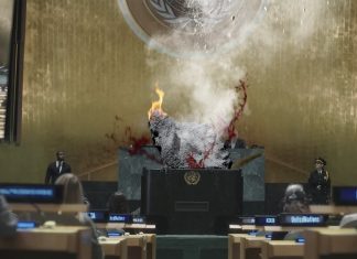 Un meteorito cae sobre la Tierra y mata al dinosaurio que hizo el discurso en la ONU