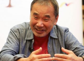 Un estanco le da un Nobel a Murakami