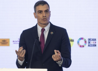 Pedro Sánchez denuncia la desaparición de una dama y un peón de su tablero de ajedrez de La Moncloa