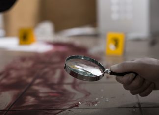 Cinco pistas de que el piso que vas a comprar es muy barato porque fue el escenario de un crimen