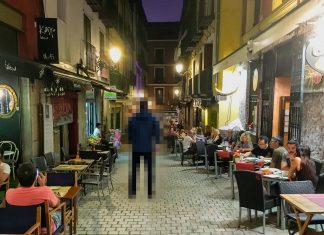 Un hombre demasiado tímido para preguntar por el baño decide orinar en medio de la calle