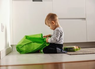 Un niño recibe una docena de huevos, yogures, lechuga y aceite tras enviar la lista de la compra a los Reyes Magos por error