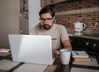 Un opositor memoriza por error el texto de aceptación de las cookies de la web de Hacienda