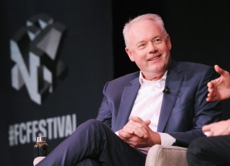 «Yo, por las mañanas, hasta que no he vendido dos millones de cafés, no soy persona», dice Kevin Johnson, el CEO de Starbucks