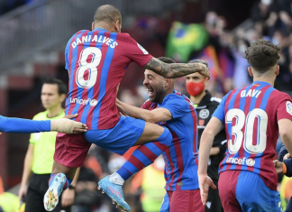 Miles de aficionados del Barça, obligados a salir de su zona de confort consistente en criticar al equipo