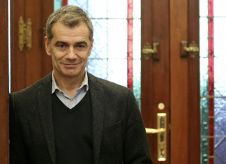 El bufete Martínez-Echevarría ficha a Toni Cantó para que lleve el caso contra Albert Rivera