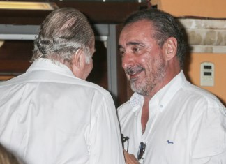 Juan Carlos I ya se ha terminado los táperes de comida que le trajo Carlos Herrera y pide que le entreviste ahora alguien de Onda Cero