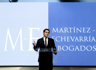 El Gobierno recuerda al bufete Martínez-Echevarría que, con la nueva reforma laboral, no puede echar a Albert Rivera