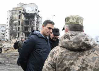 El entorno del Gobierno, cansado de que Sánchez insista en decir «cuando estuve en la guerra» para referirse a su visita a Ucrania