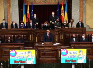 Pedro Sánchez investigará el caso Pegasus pero antes quiere saber dónde están los 57 iPad que ganó hace años al pinchar repetidamente en un banner