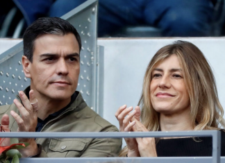 “Buenos días, María Begoña, si es que este es tu verdadero nombre”, le dice a su mujer un Pedro Sánchez totalmente paranoico