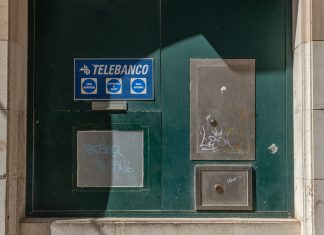 Cómo afectará el impuesto a la banca a la sucursal en la que vives desde hace dos años