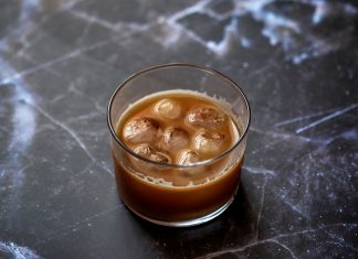 Mercadona admite que en realidad sí tiene hielo, pero no lo quiere vender porque luego la gente lo echa en el café