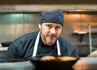 Un restaurante de cocina «kilómetro cero» prepara sus platos con las sobras que encuentra en la nevera de los comensales