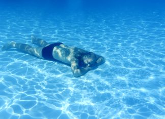 Cinco reformas para convertir la piscina municipal en tu nueva casa