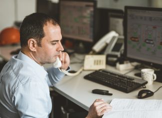 El funcionario encargado de aplicar la subida salarial de todos los trabajadores públicos dice que no podrá ponerse con eso hasta 2025