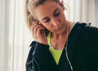 La expulsan de Spotify por escuchar, desde su casa, una lista de reproducción titulada «yendo en coche»