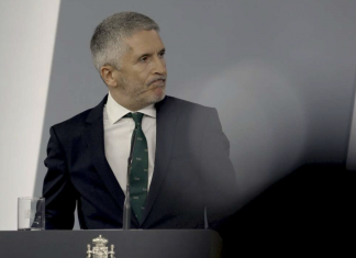 Marlaska niega que la Guardia Civil vaya a darle una paliza al Defensor del Pueblo como siga cuestionándole