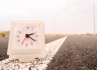 Coloca el despertador a las afueras de la ciudad para obligarse a levantarse para apagarlo