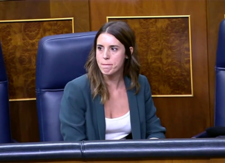 Irene Montero envía un mensaje a una amiga para decirle que ha llegado bien a casa después de ir al Congreso de los Diputados