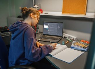 Miles de personas se inscriben en Ingenería Informática para aprender a usar Mastodon