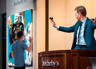 Sotheby’s subasta la obra “Composición 5 con activista de 23 años pegado al marco” por dos millones de dólares