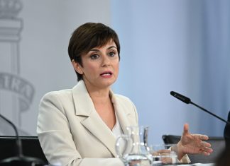 El Gobierno confirma su intención de dar un cheque a los hogares vulnerables pero admite que le da miedo ir a entregarlo a “según qué barrios”