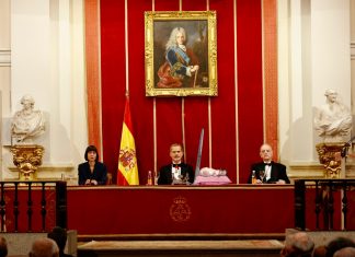 Ante la crisis del Poder Judicial, el rey Felipe exige que le traigan su espada y un bebé al que amenazar con partir por la mitad para enseñar a los españoles lo que es la justicia