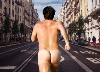 «Creo que el café que me han puesto no era descafeinado», dice una persona que lleva cinco horas corriendo desnuda por Gran Vía