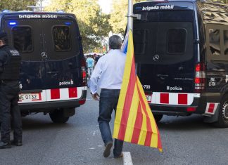 “¡Esto no está muerto, gente!”, dice en castellano un líder independentista catalán
