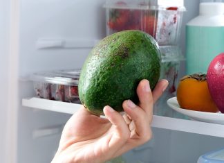 Un aguacate anuncia su firme intención de pudrirse en unas hor… Oh, ya está, demasiado tarde