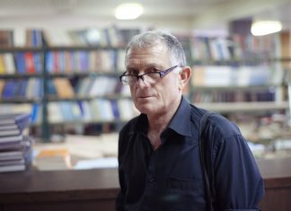 Un profesor de Filosofía lamenta que solo haya logrado estimular el pensamiento crítico aplicado a sus propias clases