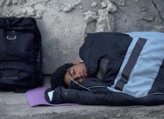 ¿Puedo permitirme vivir en un saco de dormir en el centro de Madrid con mi sueldo de 3000 euros mensuales?