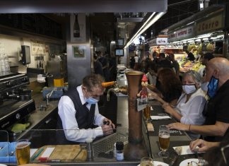 La India se convierte en el país más poblado del mundo después del Bar Paco