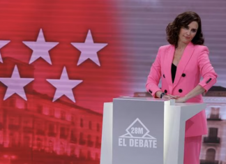 Ayuso barre a Sánchez en el primer debate de las elecciones en Madrid, donde ni está ni se le espera