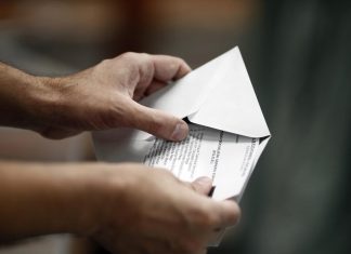 Denuncian ante la Junta Electoral que el resultado de las elecciones podría estar determinado por los votos de los españoles