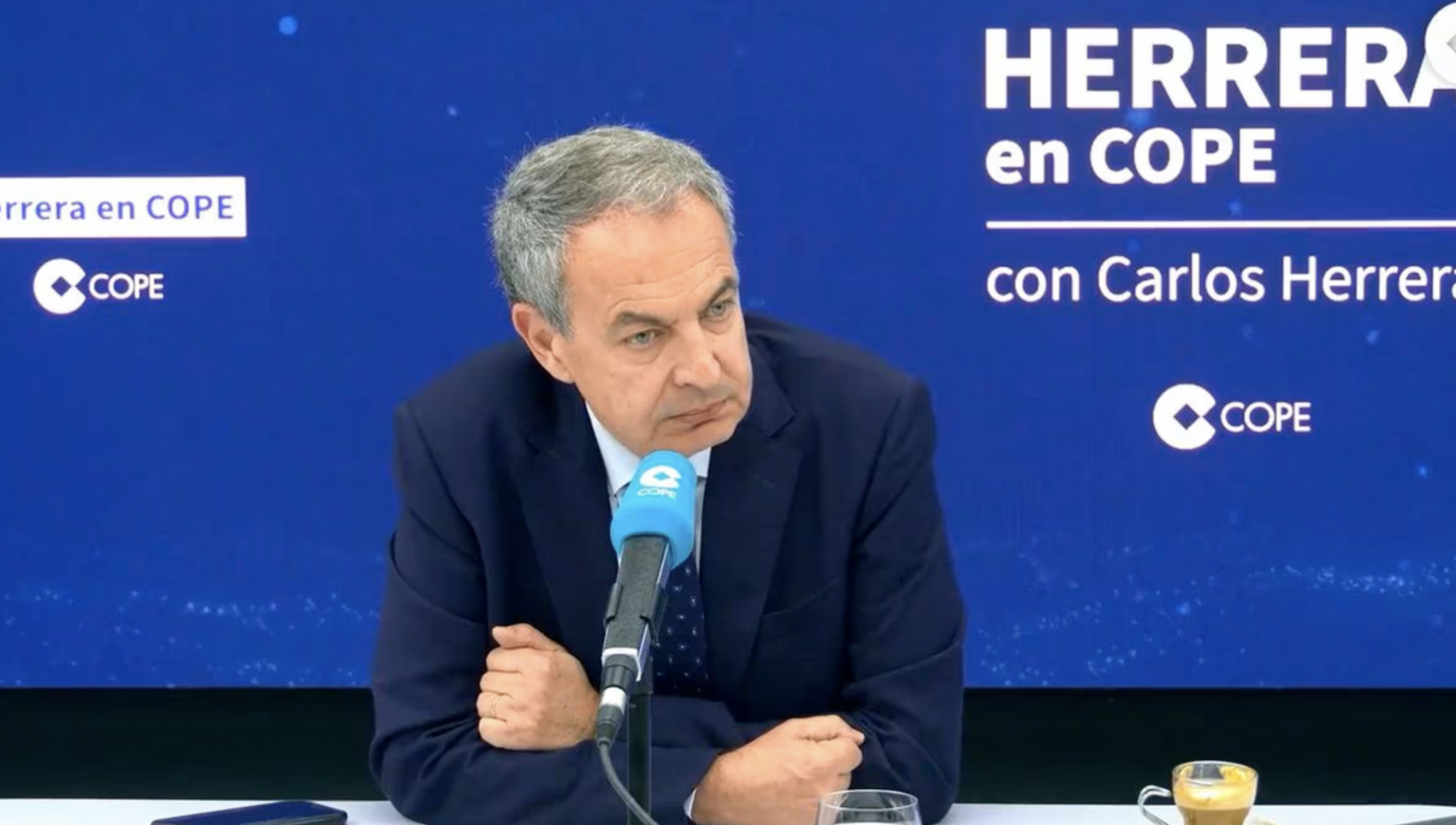 Zapatero a Carlos Herrera: «A ver si te voy a tener que tocar la carita