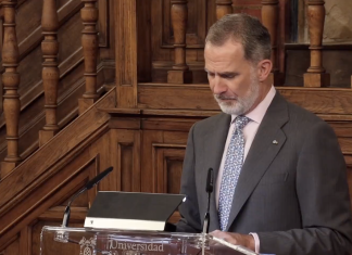 Felipe VI rompe la neutralidad política de la Corona y pide el voto progresista para que no gobierne Feijóo