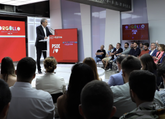 El PSOE pide no abandonar al perro este verano