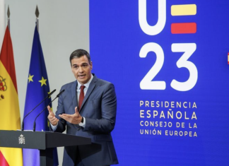 Sánchez estrena su presidencia europea exhumando el cadáver de Hitler