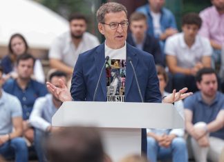 Feijóo culpa a Correos de haberse quedado sin entradas para Taylor Swift